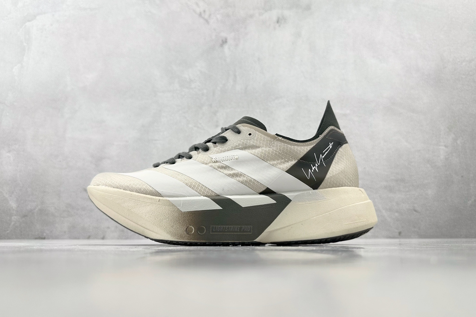 BS 
纯原  Y-3 adidas Adizero Adios Pro 4 灰色

货号：JS3154