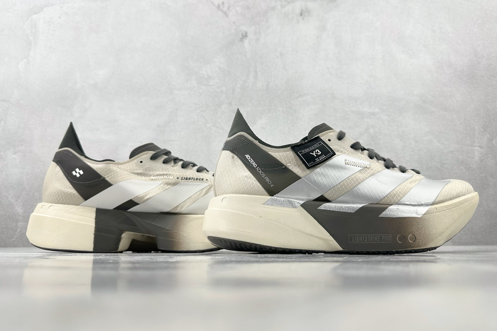 BS 
纯原  Y-3 adidas Adizero Adios Pro 4 灰色

货号：JS3154