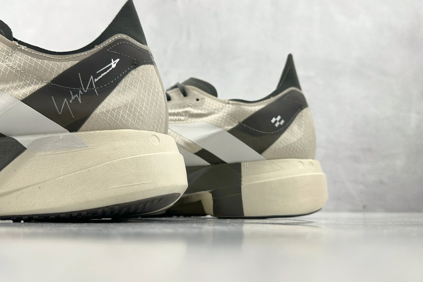 BS 
纯原  Y-3 adidas Adizero Adios Pro 4 灰色

货号：JS3154