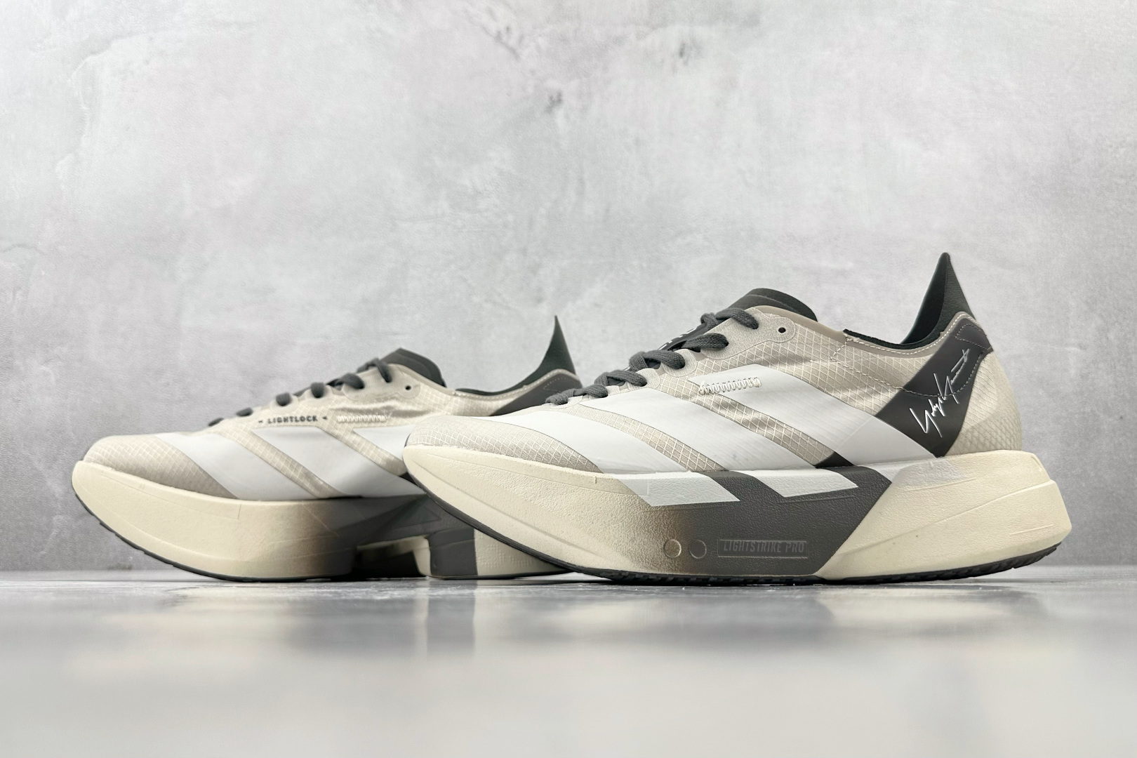 BS 
纯原  Y-3 adidas Adizero Adios Pro 4 灰色

货号：JS3154