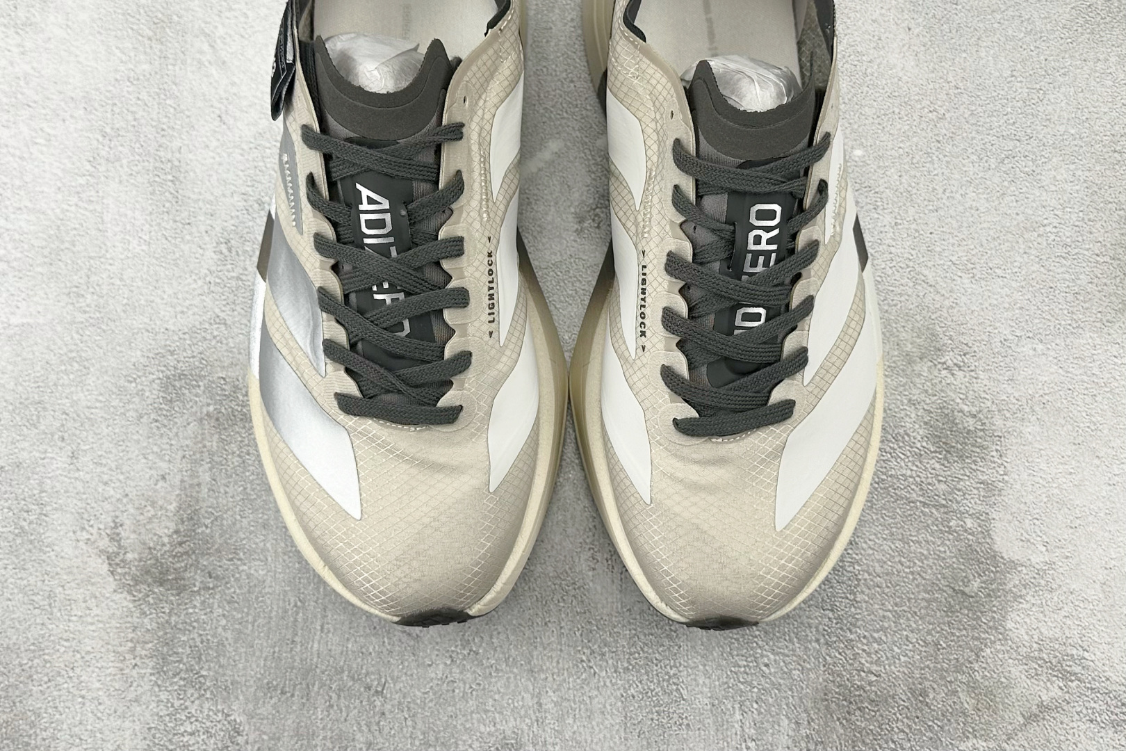 BS 
纯原  Y-3 adidas Adizero Adios Pro 4 灰色

货号：JS3154