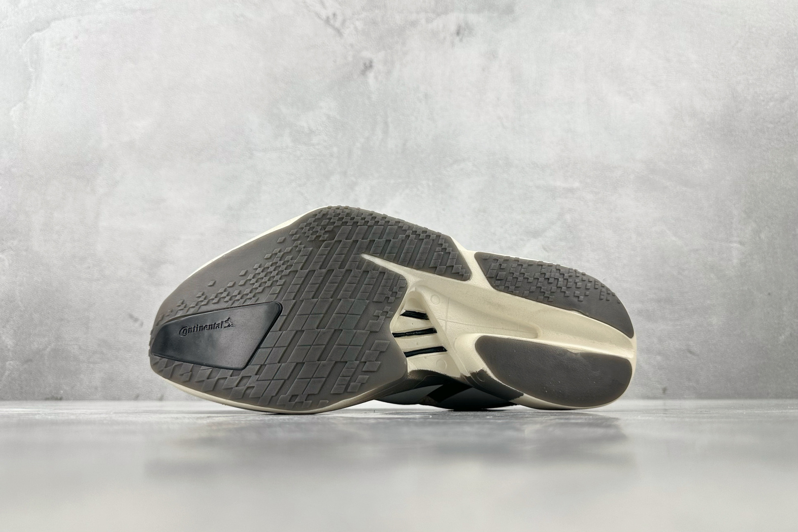 BS 
纯原  Y-3 adidas Adizero Adios Pro 4 灰色

货号：JS3154