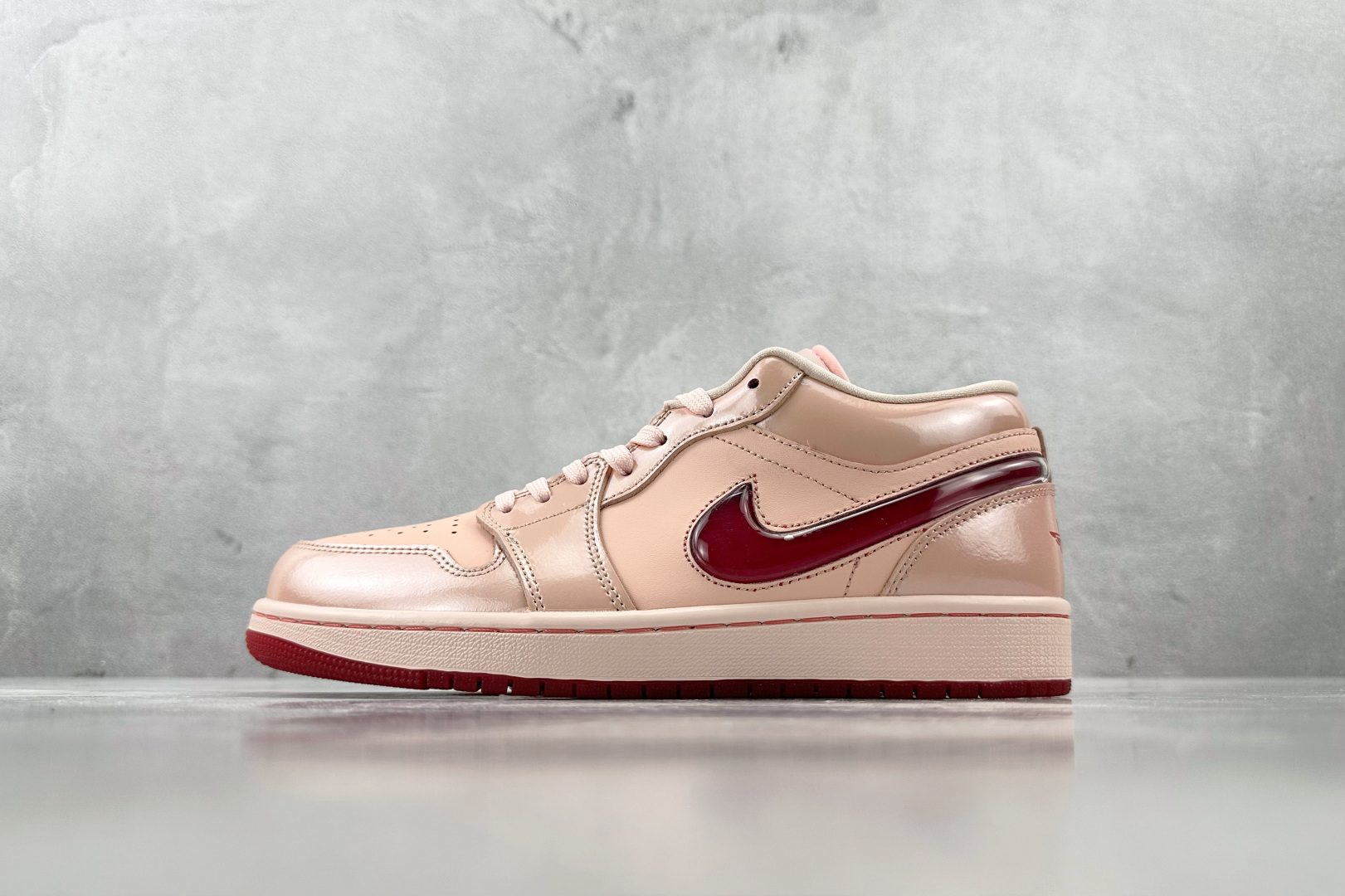 XC 
Jordan Air Jordan 1 Low “Valentine's Day”情人节限定 粉