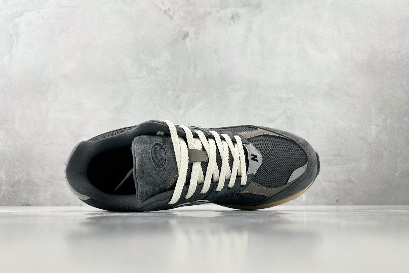 K13 版 
New Balance NB 2002R 灰碳色

货号：M2002RHO
尺码：36 3