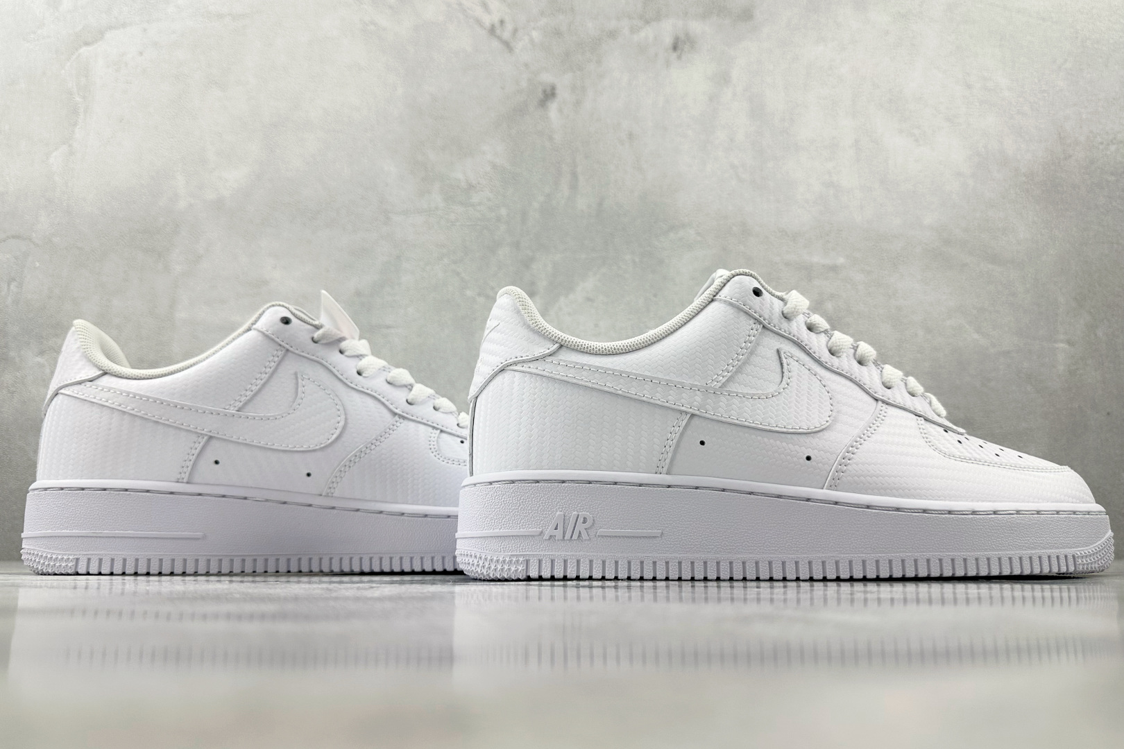X 版 
Nike AIR FORCE 1'07 白色

货号：HF2886-100
尺码：36 36.