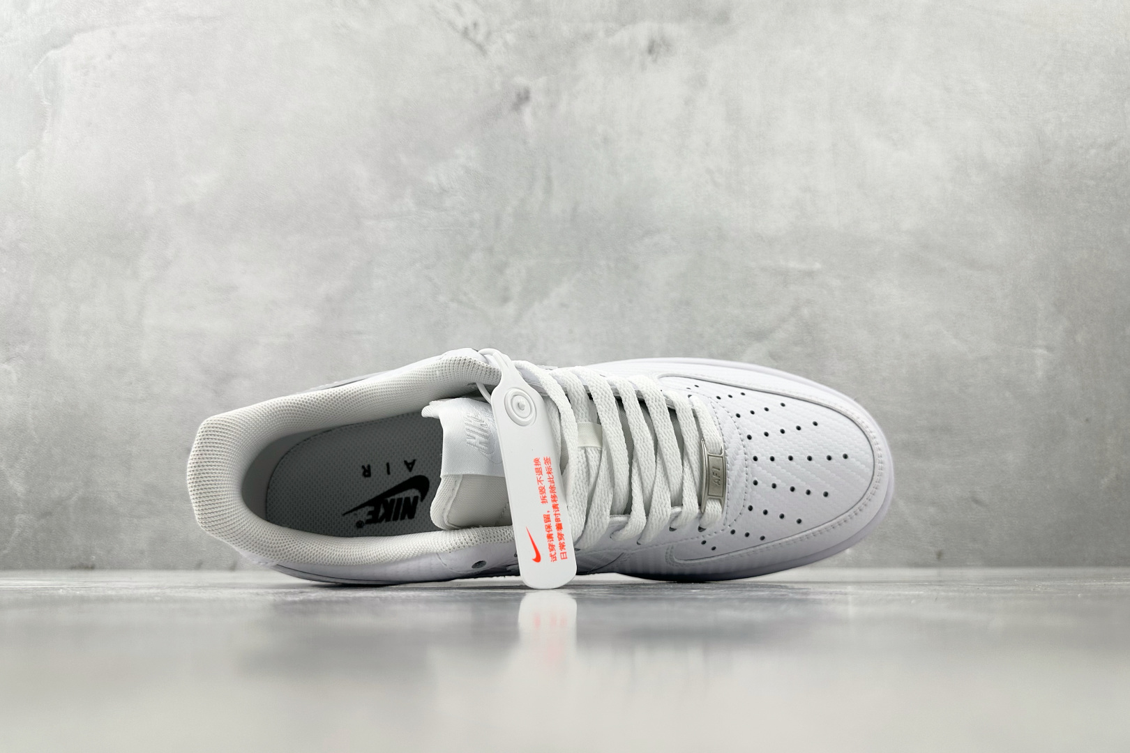 X 版 
Nike AIR FORCE 1'07 白色

货号：HF2886-100
尺码：36 36.