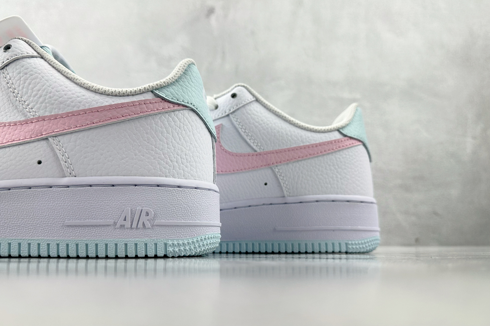 X 版 
Nike AIR FORCE 1'07 白粉色

货号：IH0640-161
尺码：36 36