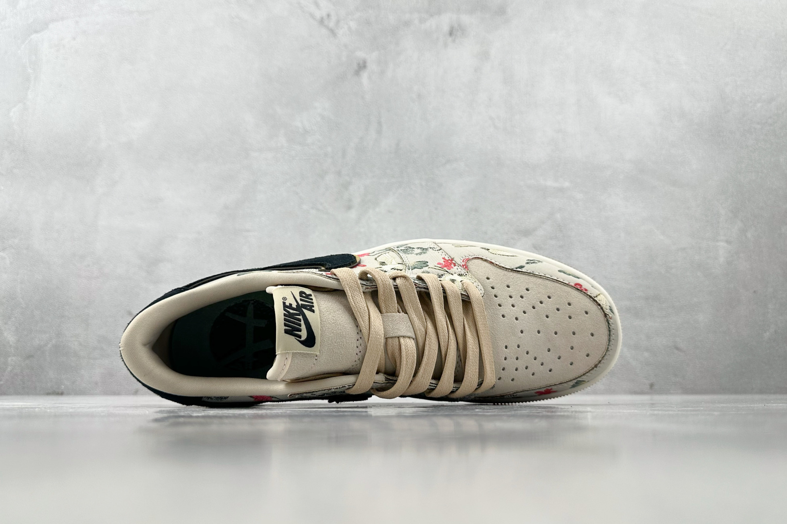DT 
Rui Hachimura x Jordan Air Jordan 1 Low OG
“Cran