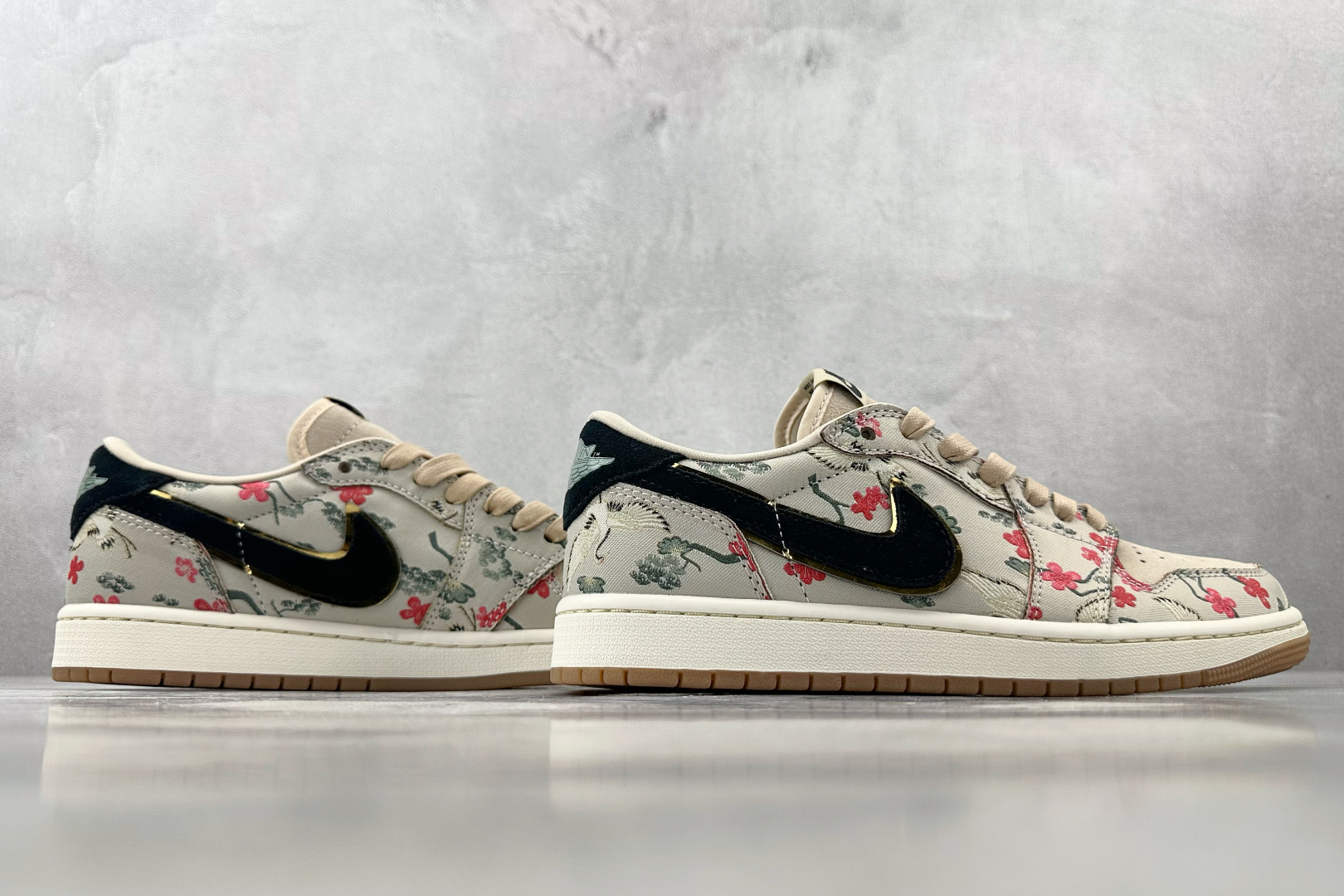 DT 
Rui Hachimura x Jordan Air Jordan 1 Low OG
“Cran