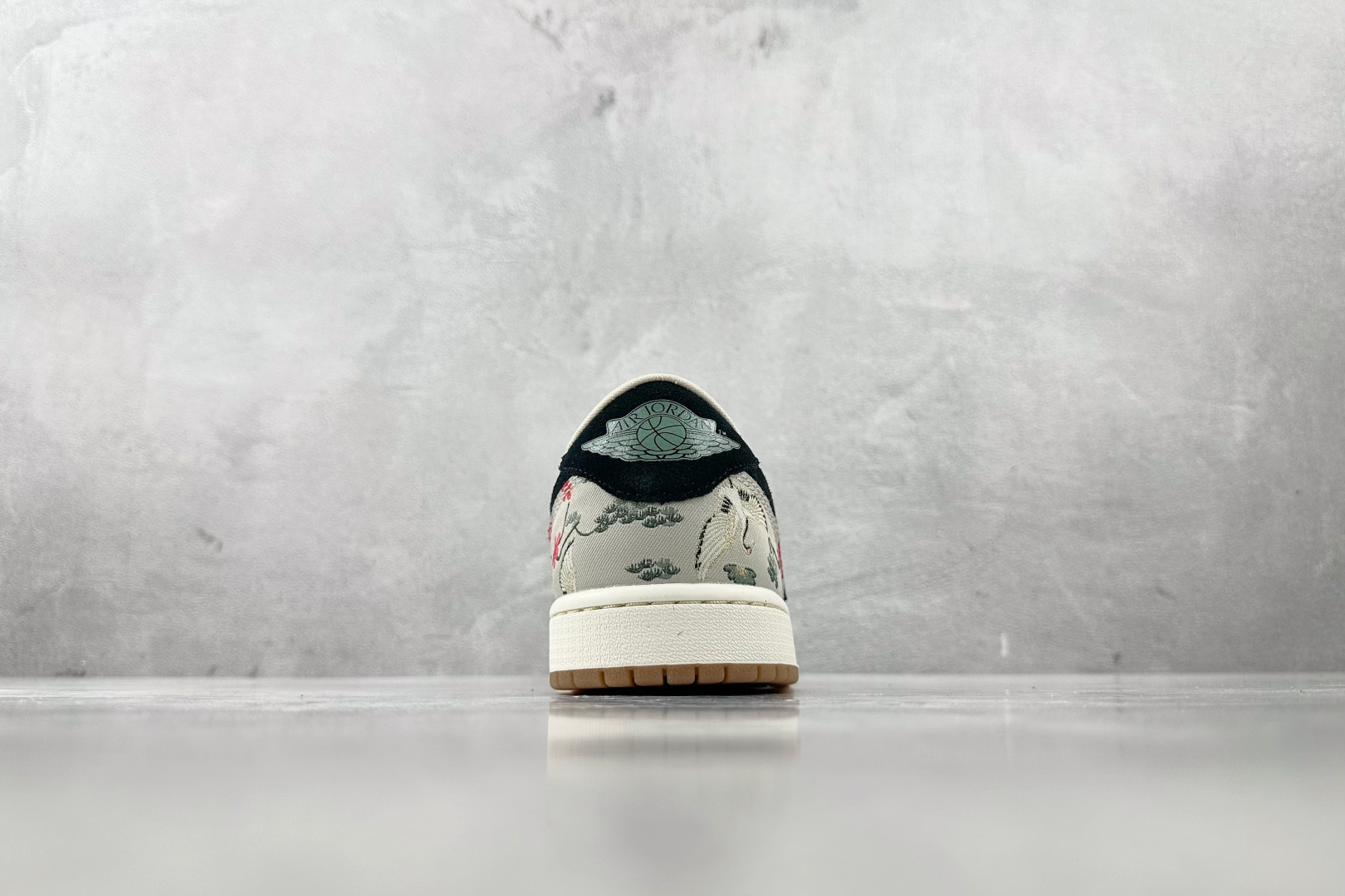 DT 
Rui Hachimura x Jordan Air Jordan 1 Low OG
“Cran
