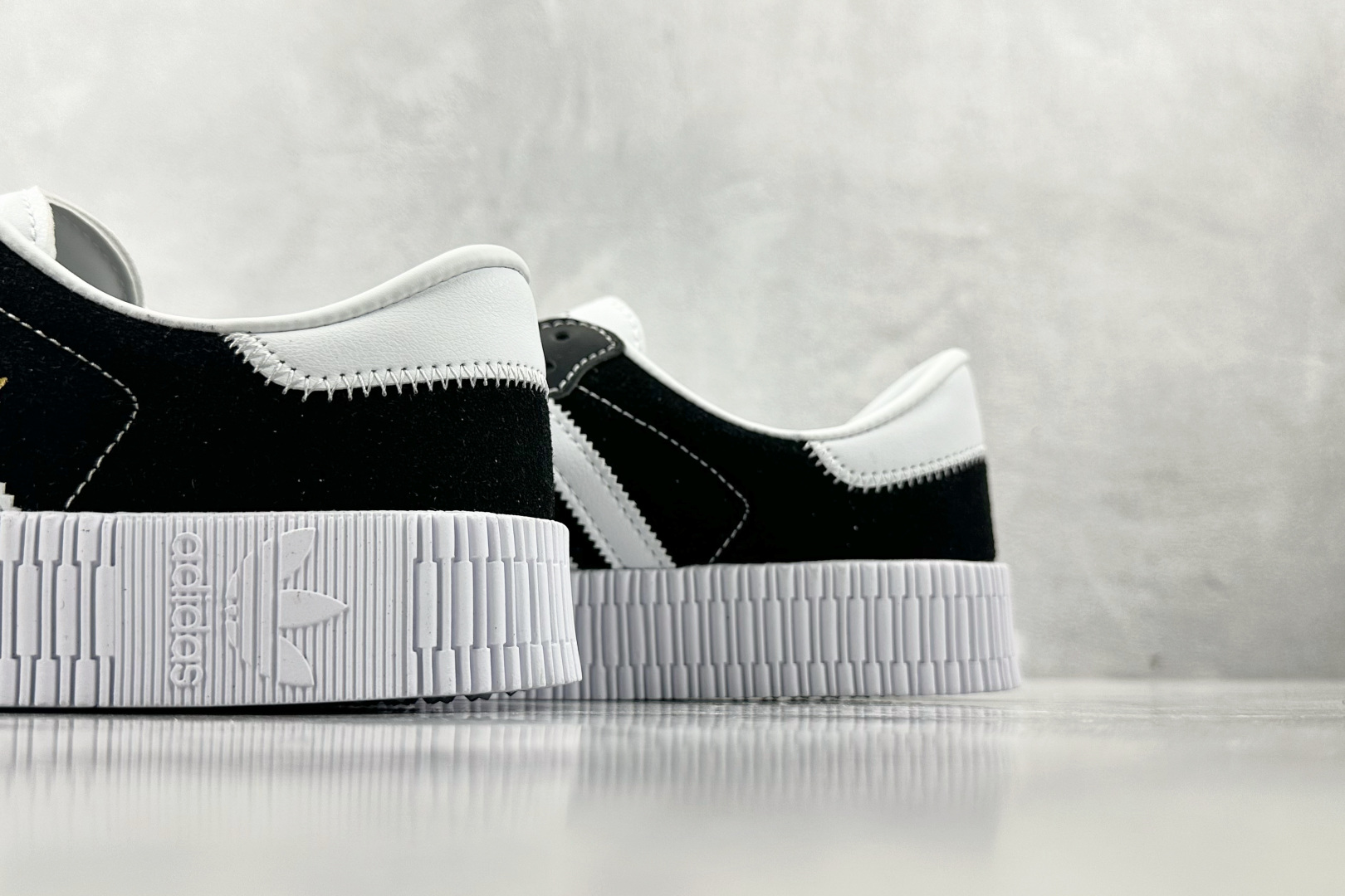 R 版 
出口订单 adidas originals Samba 松糕底 黑

货号 ：FV0766
尺