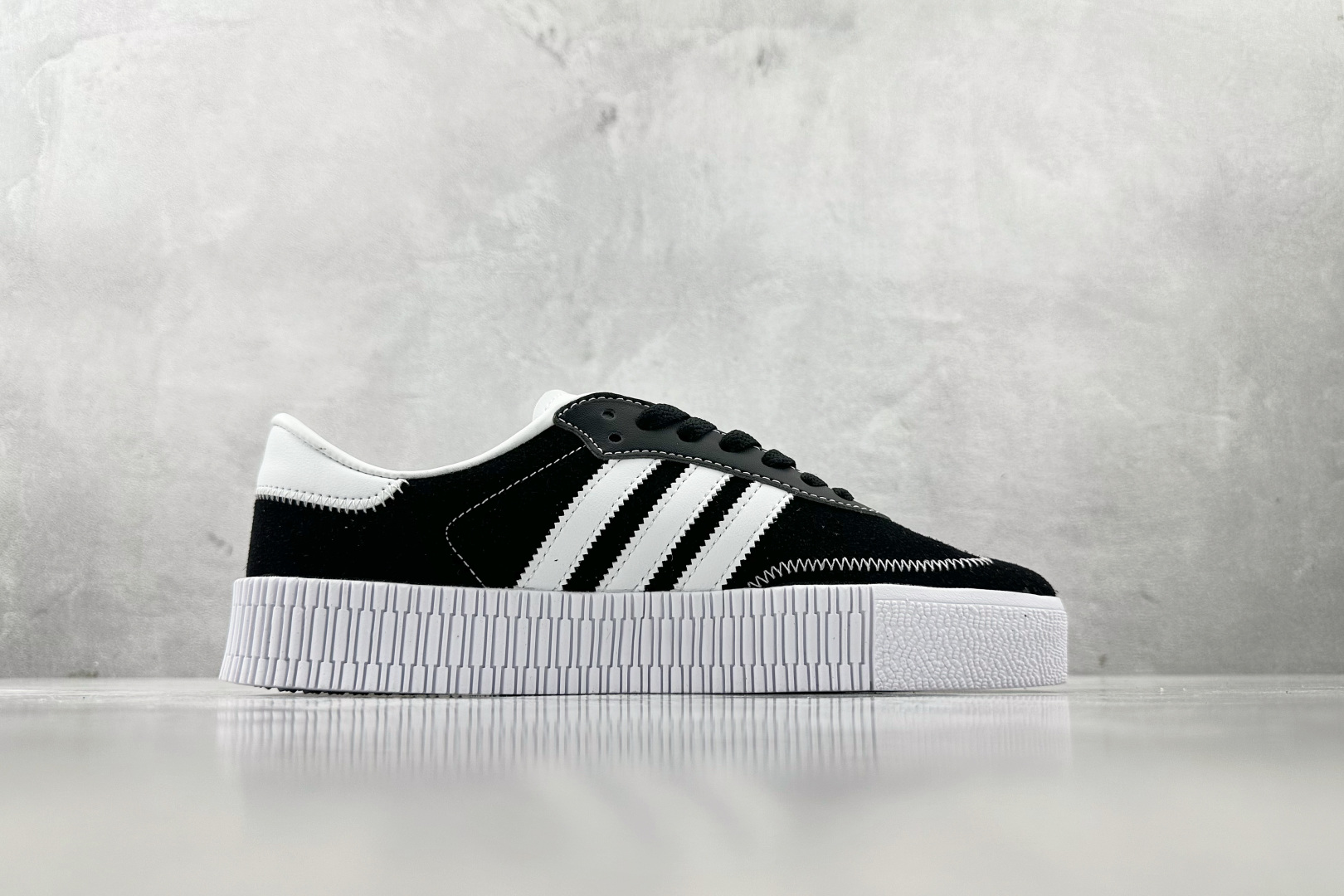 R 版 
出口订单 adidas originals Samba 松糕底 黑

货号 ：FV0766
尺