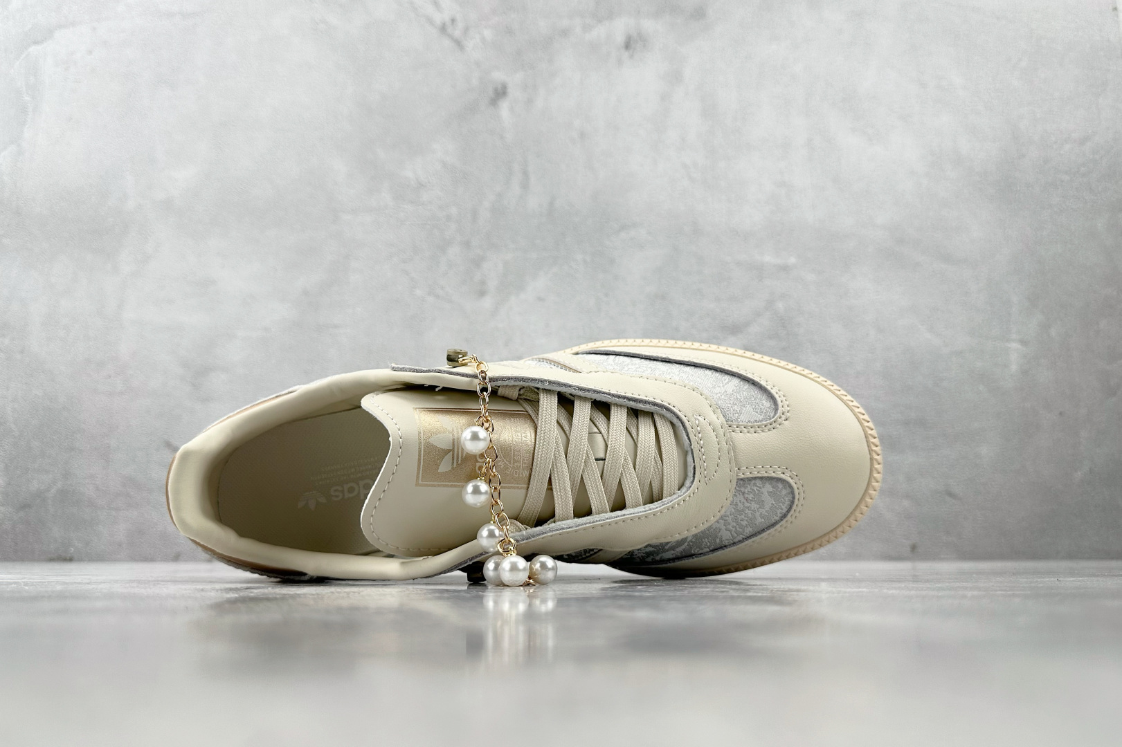 R 版 
出口订单  adidas originals SAMBA OG浅灰

货号 ：JQ2616
尺