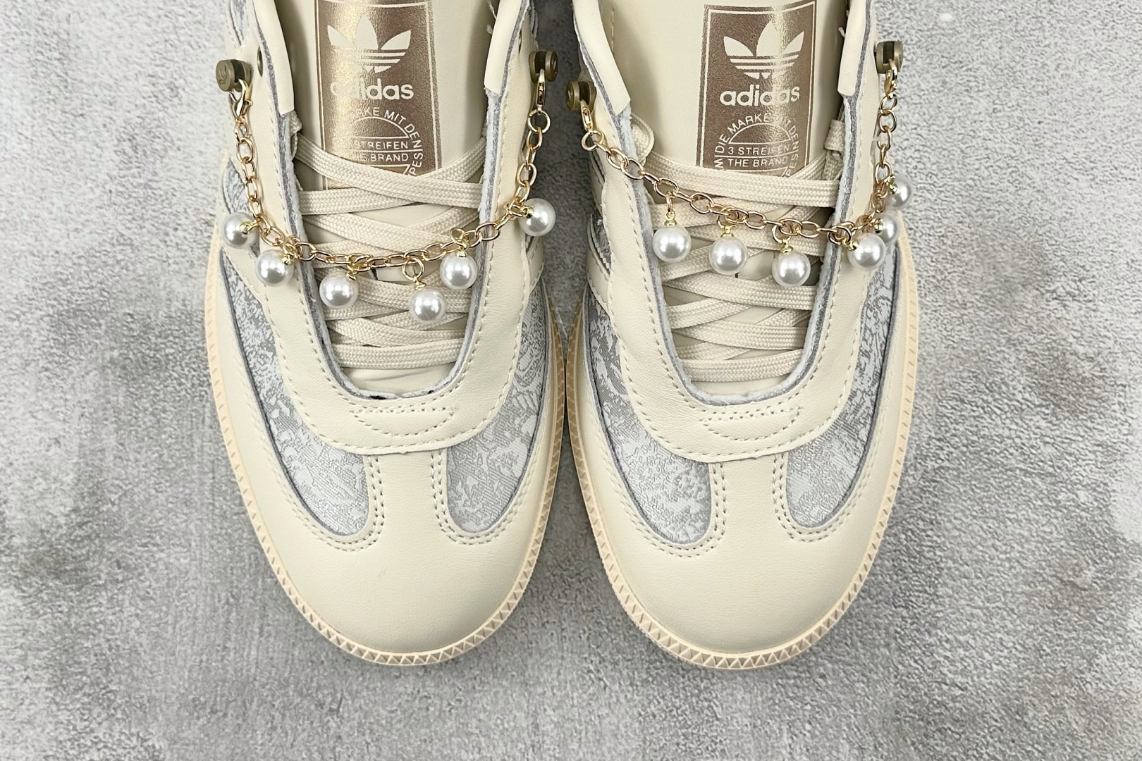 R 版 
出口订单  adidas originals SAMBA OG浅灰

货号 ：JQ2616
尺