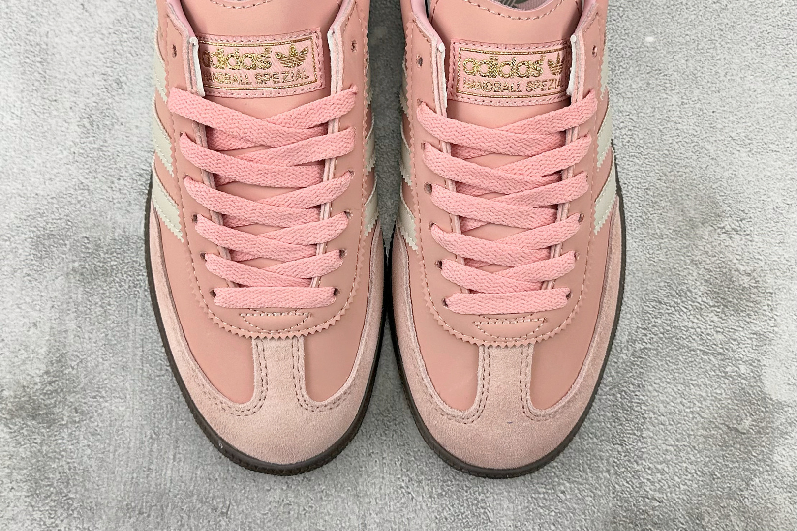 R 版 
出口订单  adidas originals HANDBALL SPEZIAL 粉色

货号 
