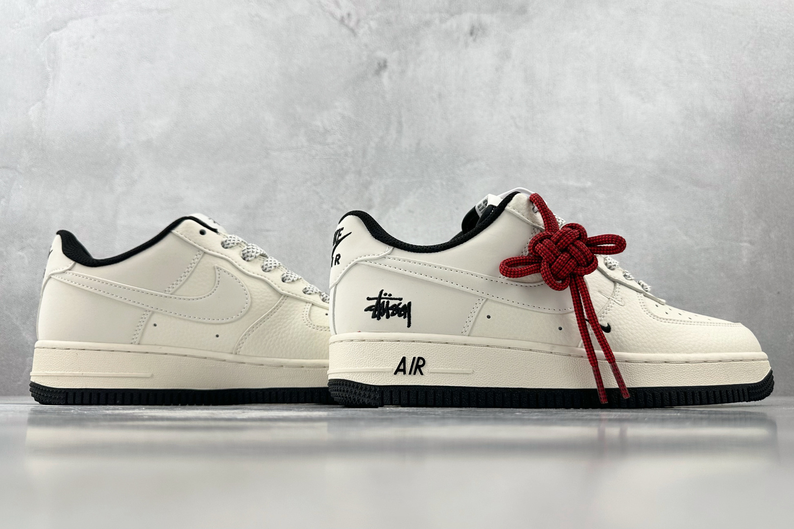 XC 
Nike Air Force 1'07  斯图西 联名 米白

货号：XZ6188 713
尺码