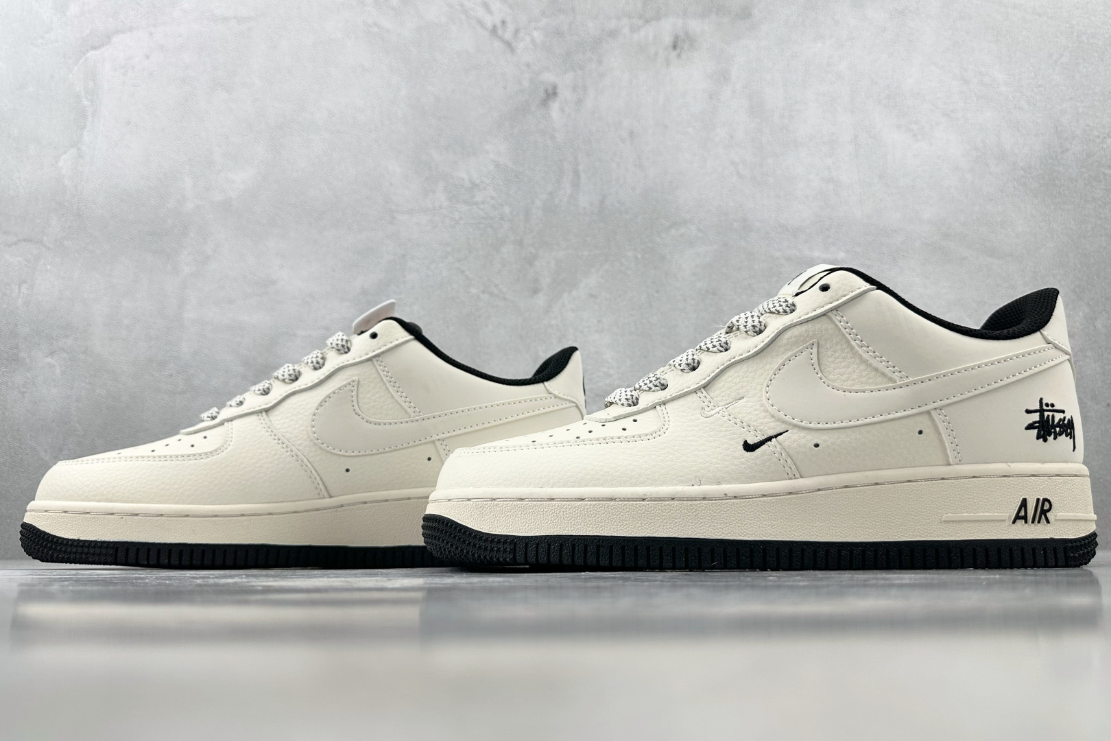 XC 
Nike Air Force 1'07  斯图西 联名 米白

货号：XZ6188 713
尺码