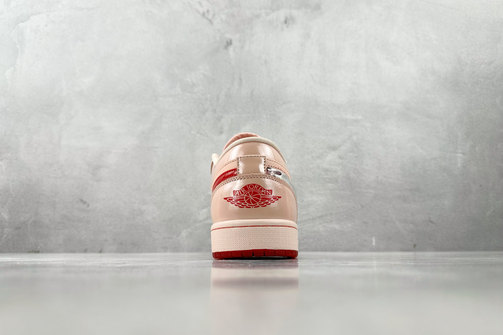 XC 
Jordan Air Jordan 1 Low “Valentine's Day”情人节限定 粉