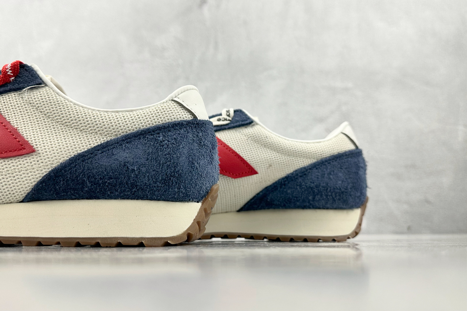 绿X/M 
纯原 New Balance NB 471 米白深蓝色

货号：U471AK
尺码：36 3