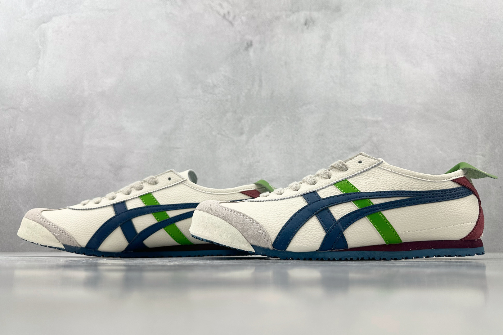 ZX 神版 
Onitsuka Tiger鬼塚虎 MEXICO 66 白蓝绿

货号：1183A201-