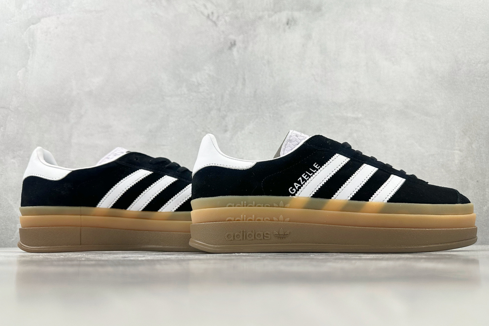 HG 
品质升级 adidas originals GAZELLE BOLD 黑色

货号：IE0876