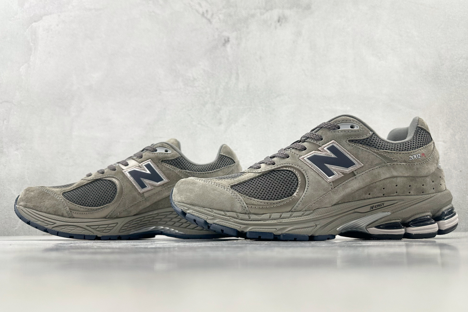 K13 版 
New Balance NB 2002R 麂皮 中灰色

货号：ML2002RA
尺码：3