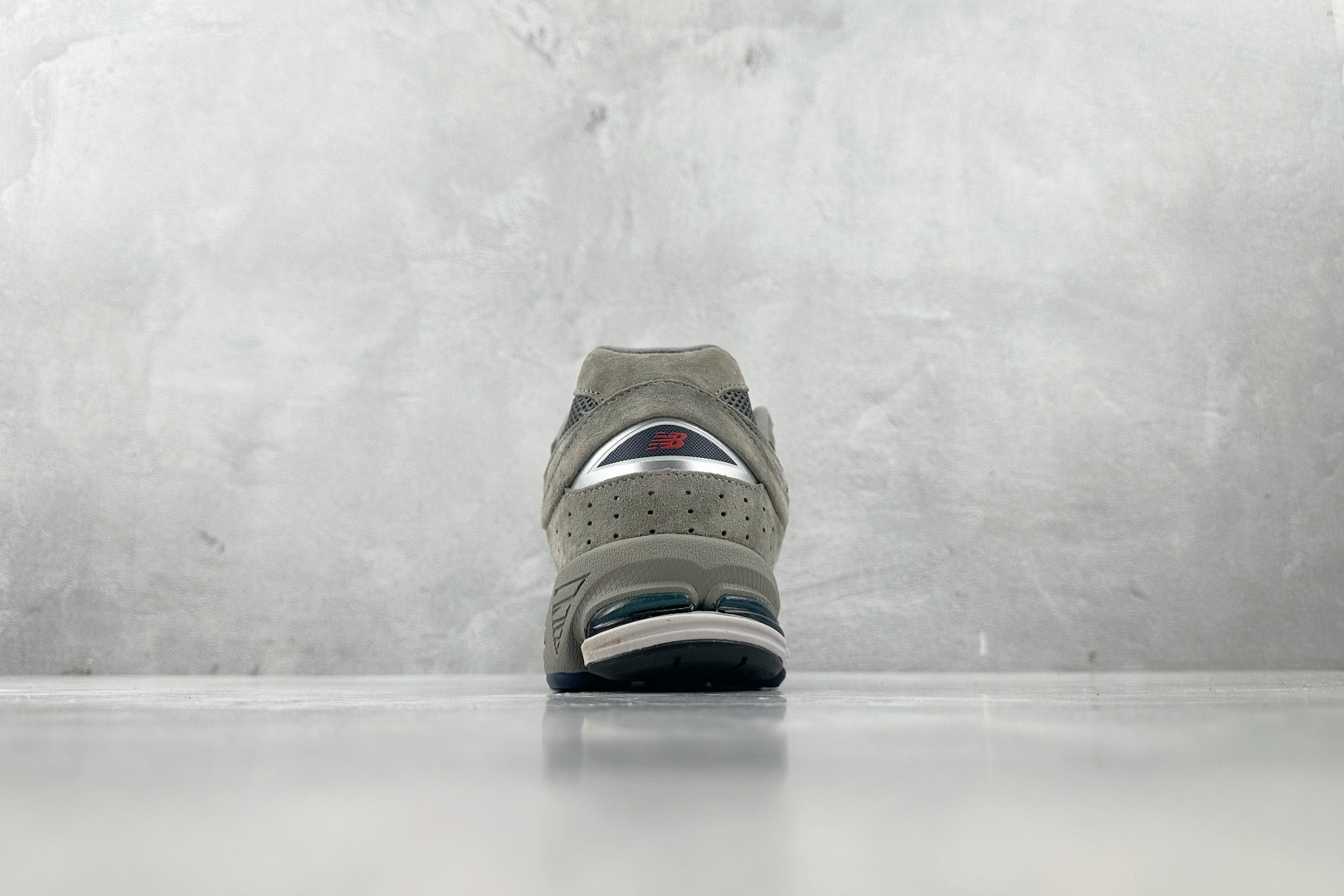 K13 版 
New Balance NB 2002R 麂皮 中灰色

货号：ML2002RA
尺码：3