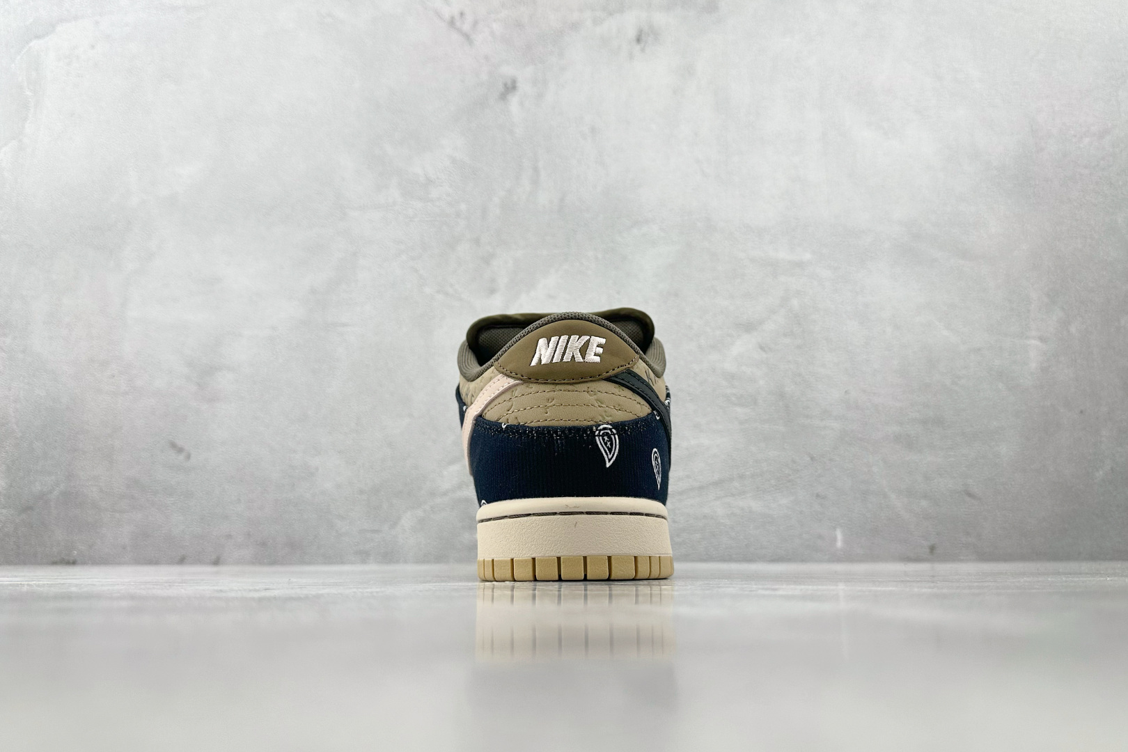 KW神版 
口碑神作 Travis Scott x Nike Dunk SB Jackboys腰果花印花