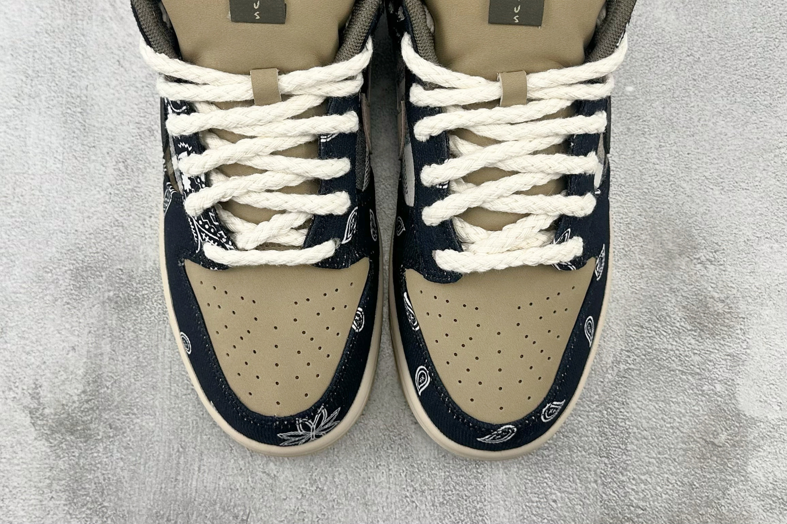 KW神版 
口碑神作 Travis Scott x Nike Dunk SB Jackboys腰果花印花