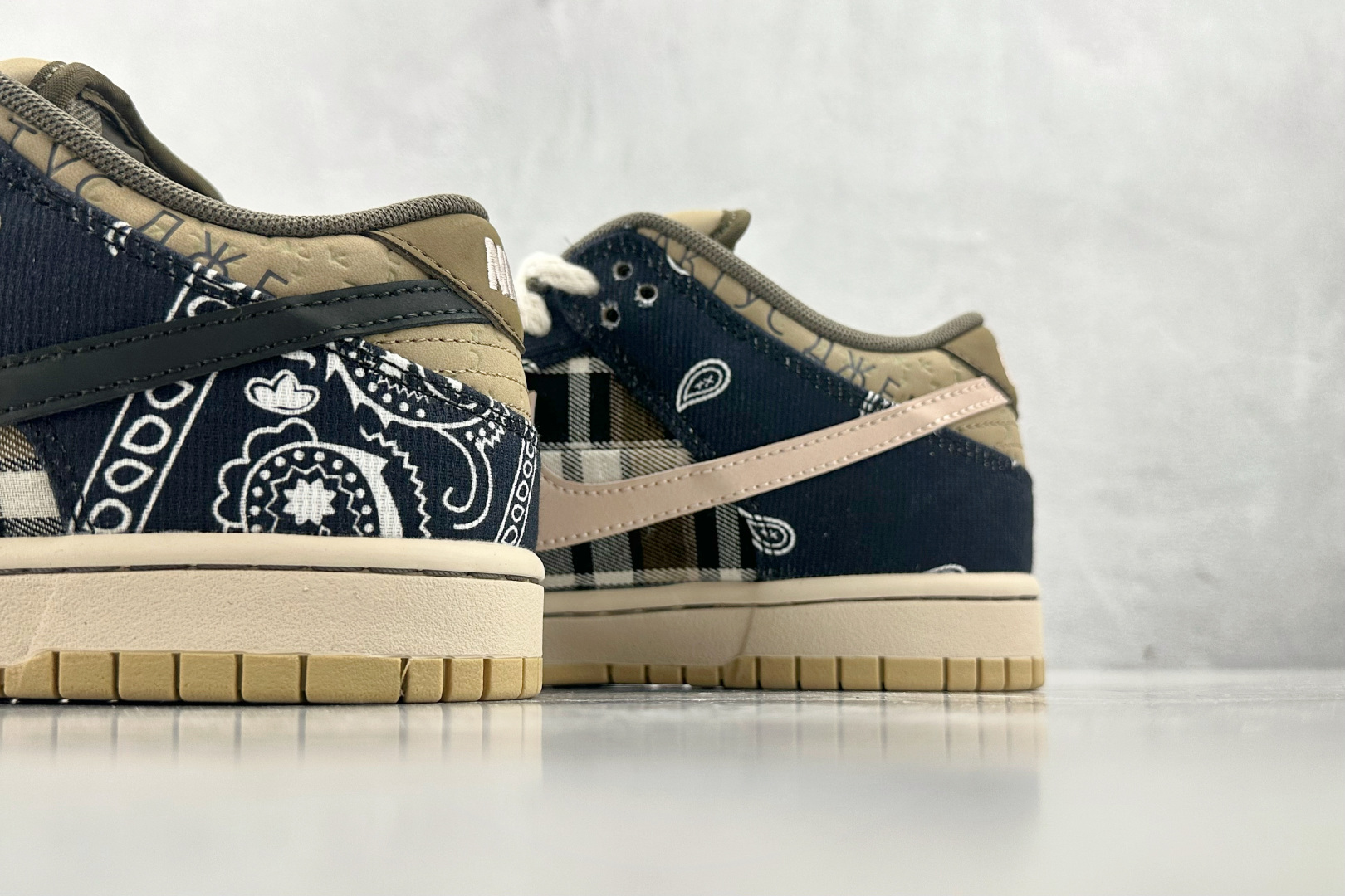 KW神版 
口碑神作 Travis Scott x Nike Dunk SB Jackboys腰果花印花