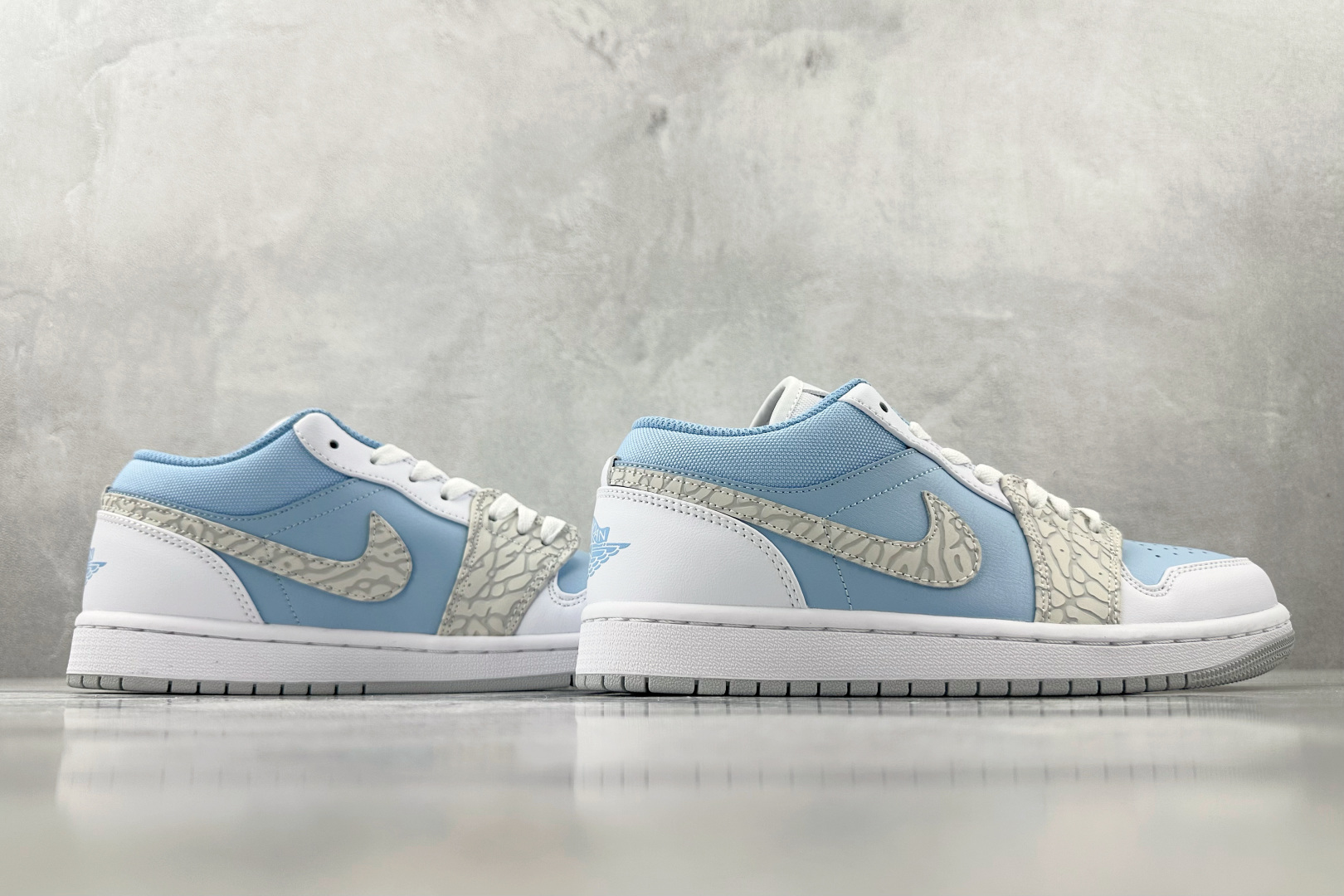 K版 
综合版 Jordan Air Jordan 1 白蓝

货号：IB7692-400
尺码：36 
