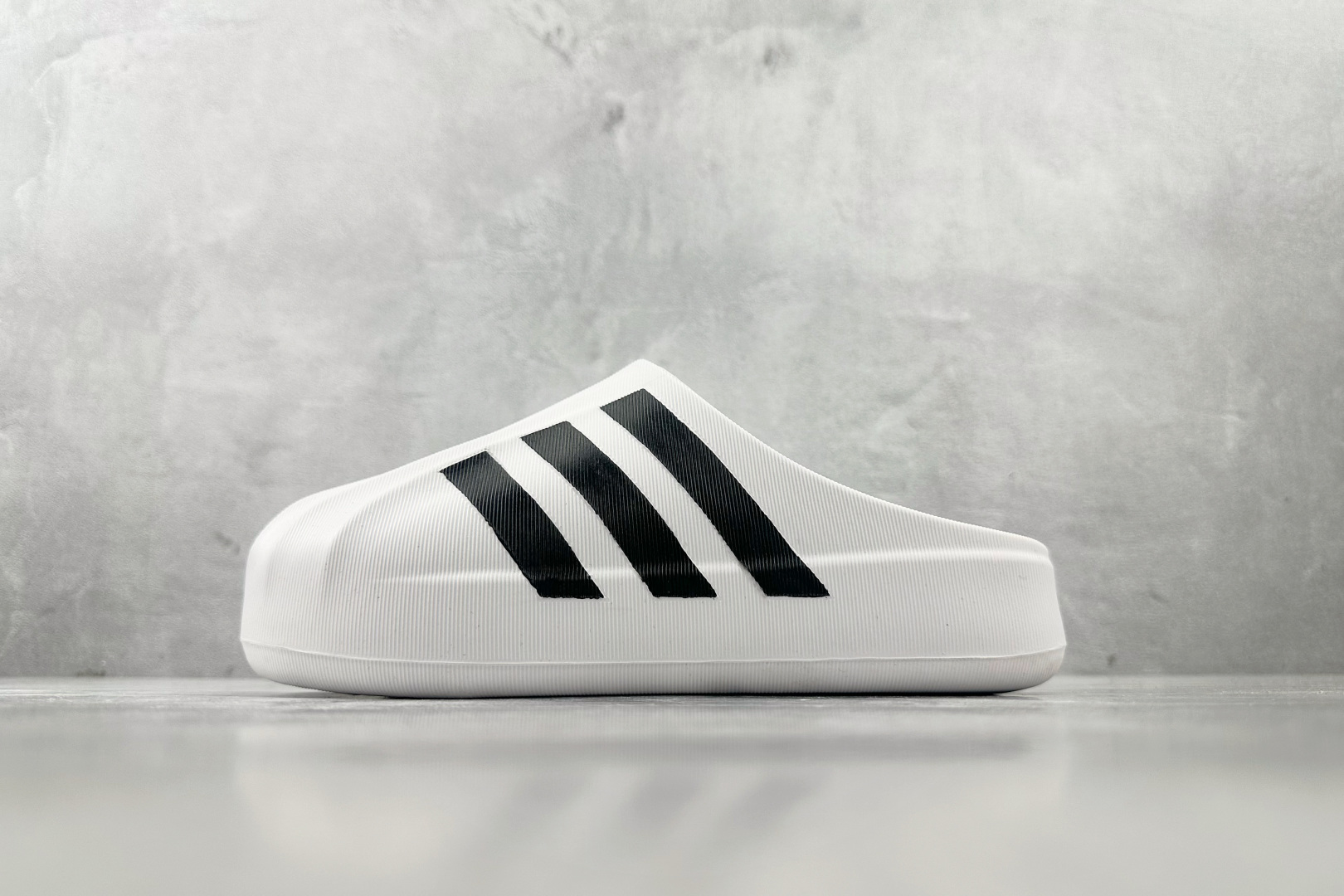 CD 
adidas originals adiFOM SUPERSTAR MULE 白黑

货号：IF