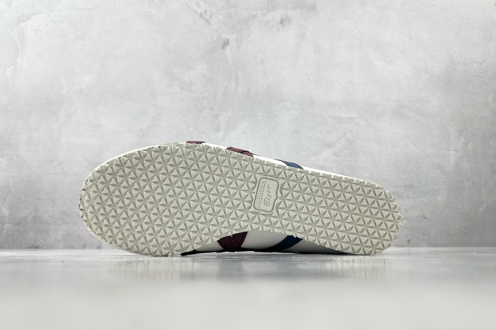 SC 
渠道特供  Onitsuka Tiger鬼塚虎 MEXICO 66 Slip-on 白红蓝

货