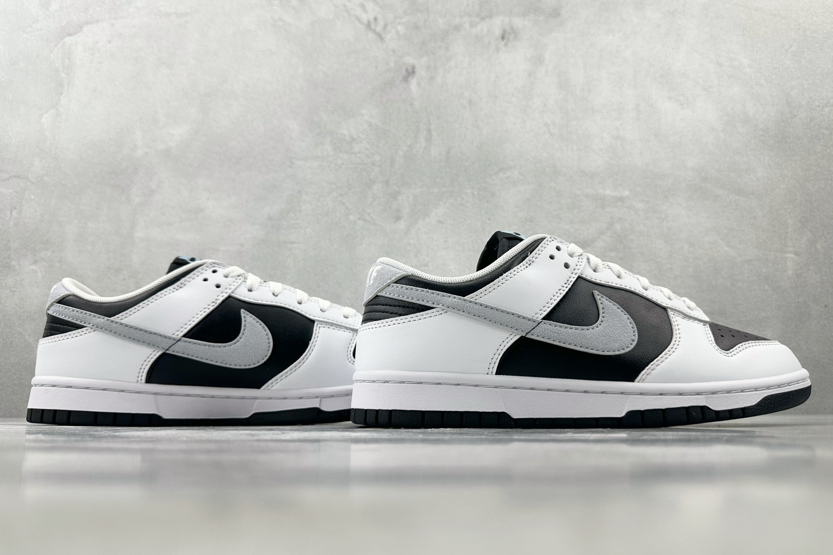 KW神版 
口碑神作  Nike Dunk Reverse Panda 2.0白黑色

货号：IB462