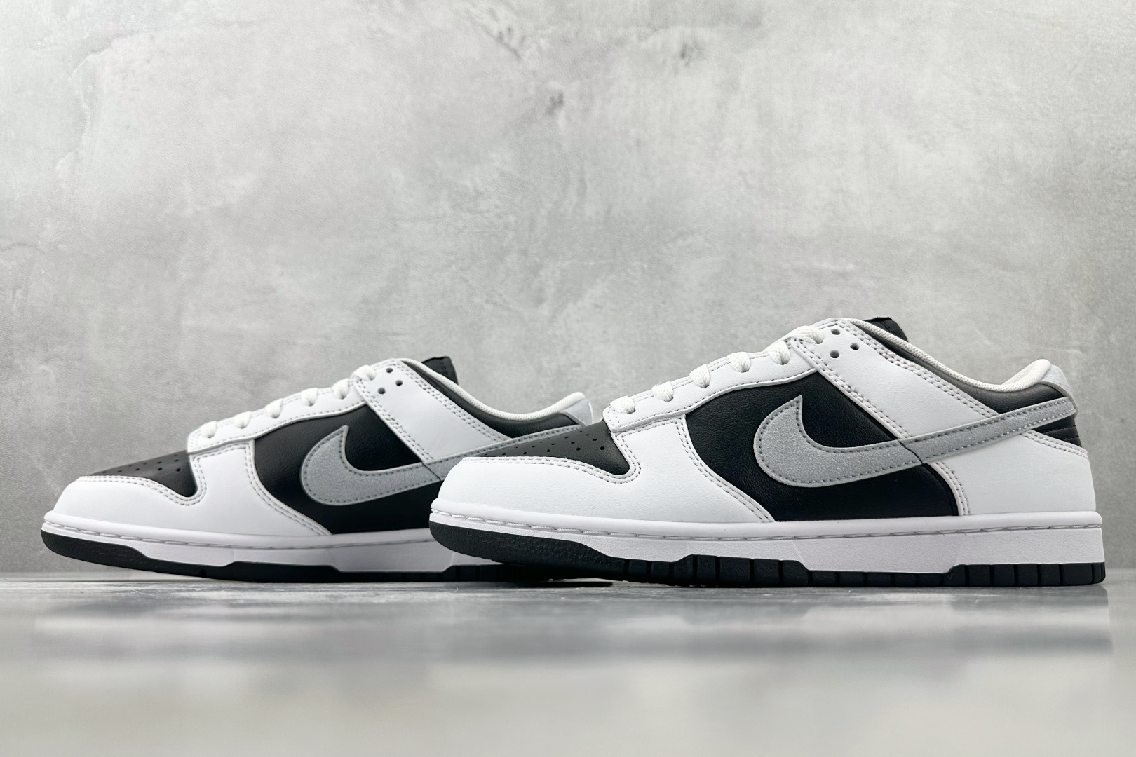 KW神版 
口碑神作  Nike Dunk Reverse Panda 2.0白黑色

货号：IB462