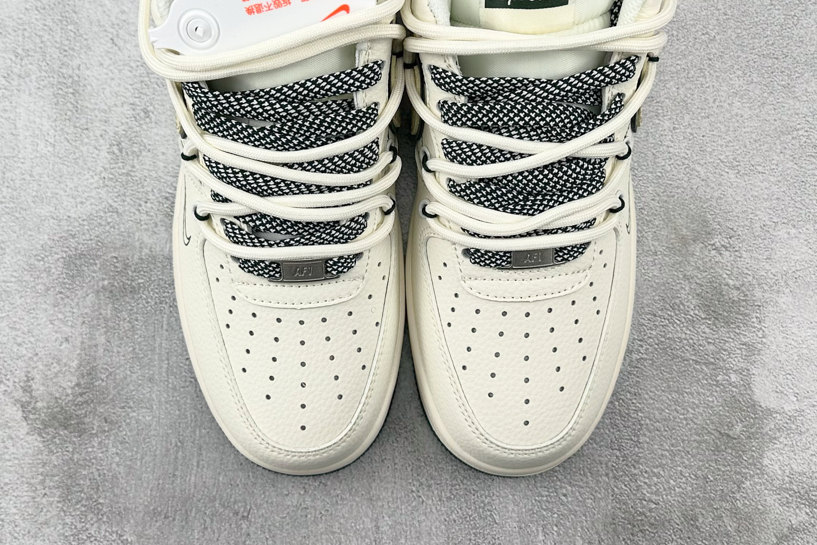 XC 
Nike Air Force 1'07 Supreme 联名 米白绿

货号：DM6868 05