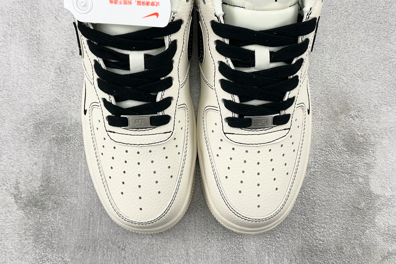 XC 
Nike Air Force 1'07 DIOR 联名 米白黑

货号：XS1958 544
尺