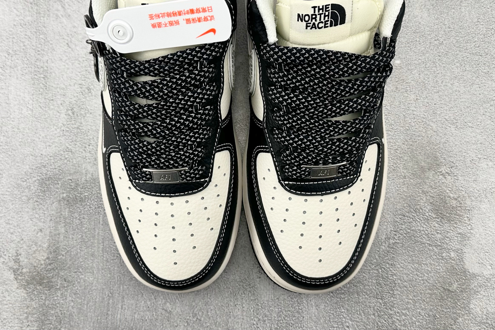 XC 
Nike Air Force 1'07 北面 联名 黑白

货号：HH7518 049
尺码：3