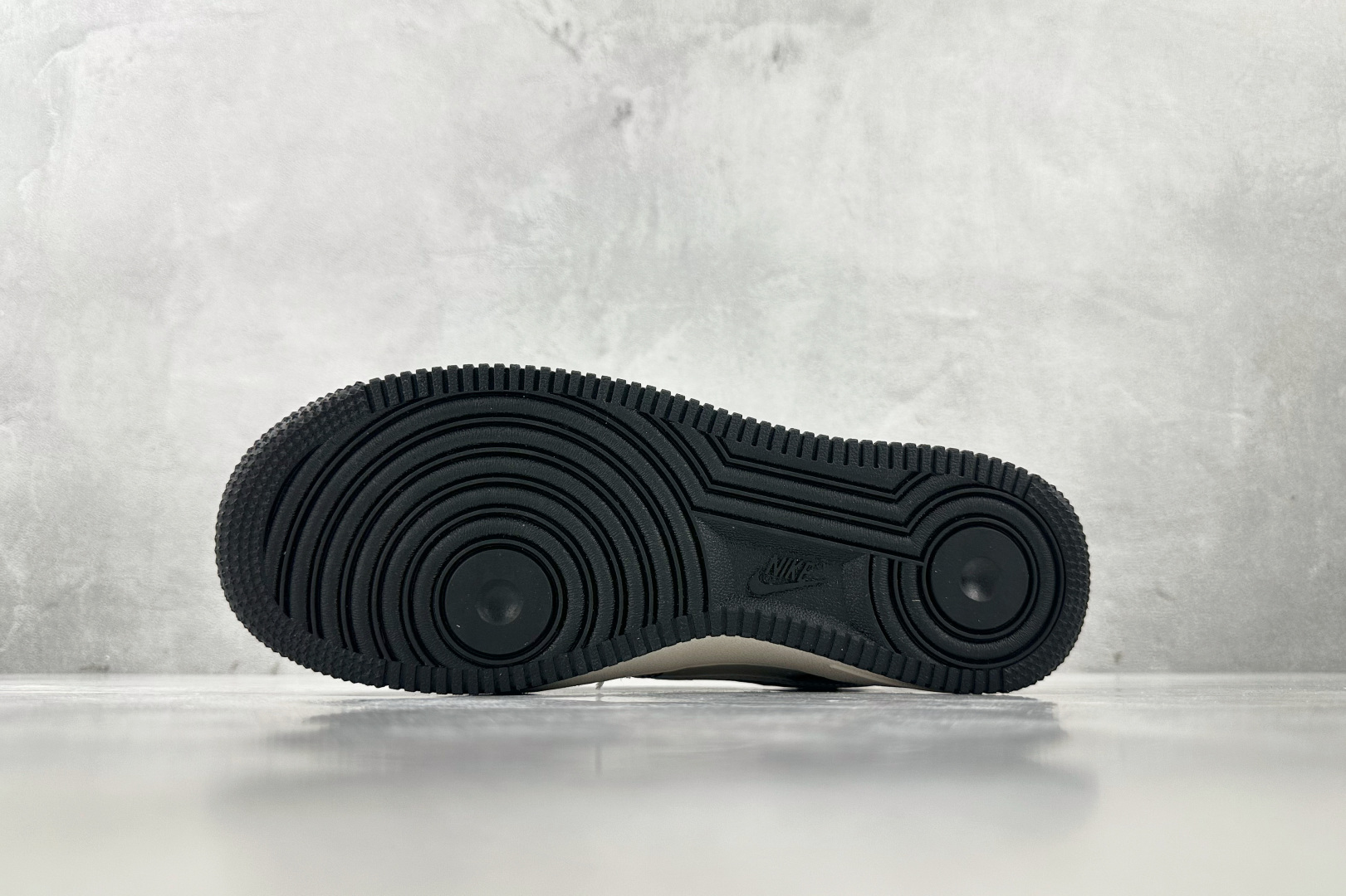 XC 
Nike Air Force 1'07 北面 联名 黑白

货号：HH7518 049
尺码：3
