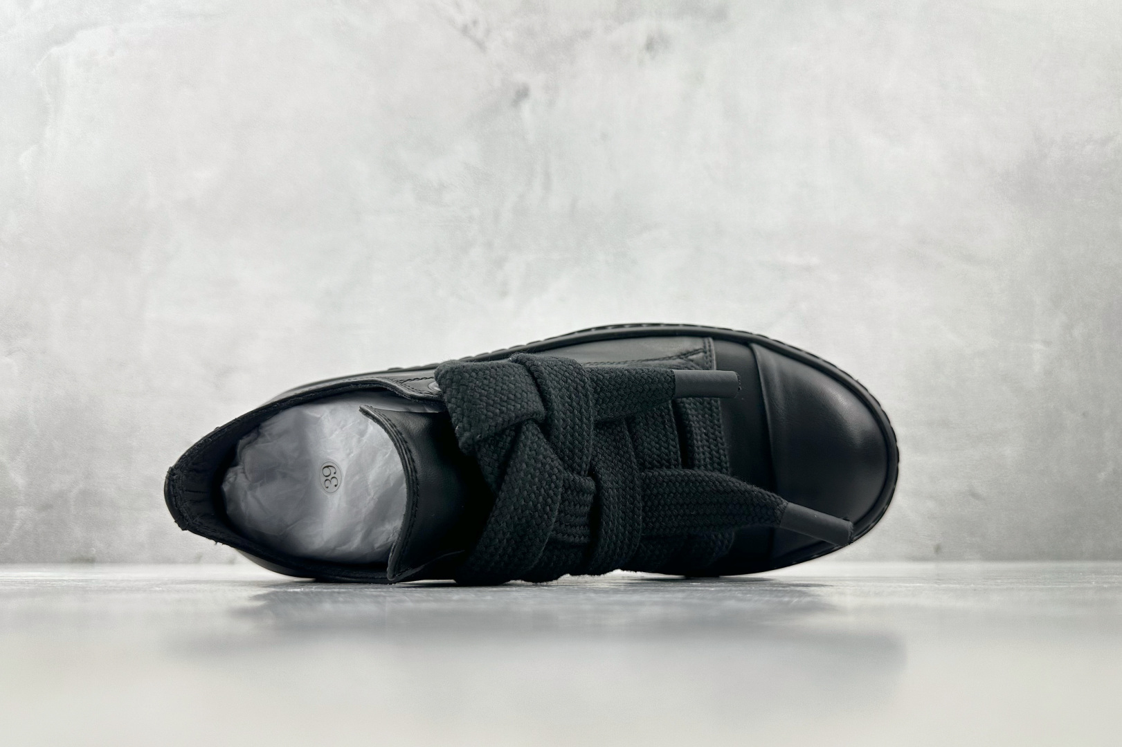 莞产 
RICK OWENS/RO 黑色

货号：RU01D3893LCOW2-9999
尺码：36 3