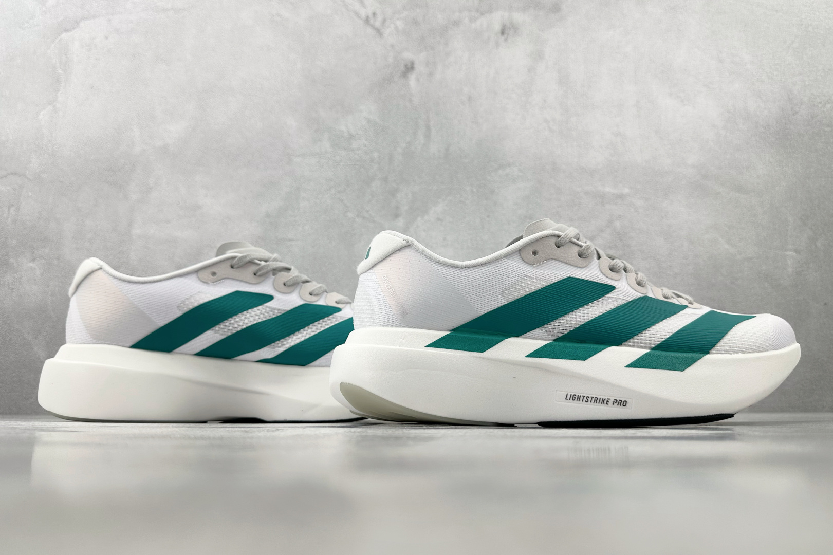 BS 
纯原  adidas Adizero EVO SL 白绿

货号：JR3417
尺码：36 36