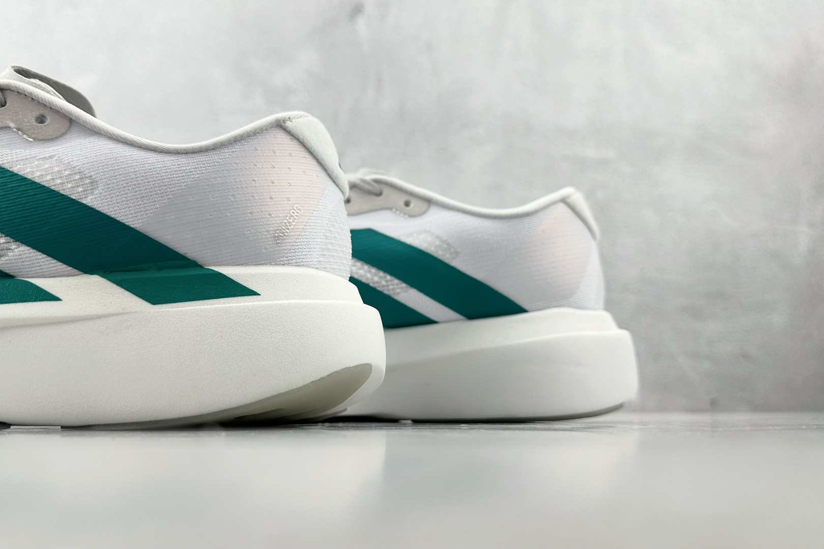 BS 
纯原  adidas Adizero EVO SL 白绿

货号：JR3417
尺码：36 36