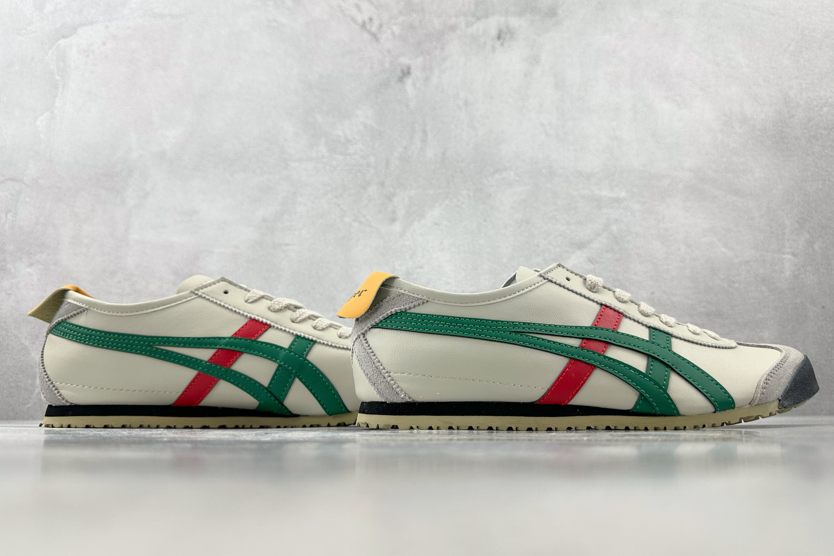 ZX 神版 
Onitsuka Tiger鬼塚虎 MEXICO 66 橄榄绿

货号：1183C102-