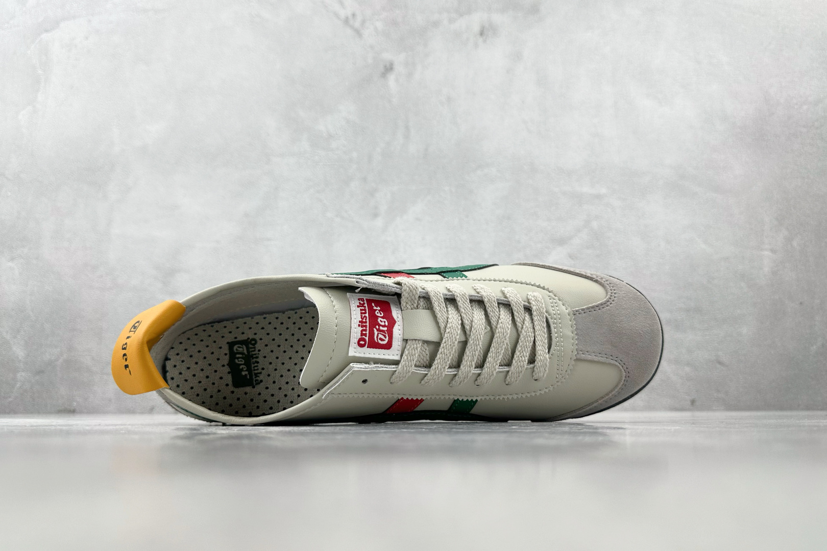 ZX 神版 
Onitsuka Tiger鬼塚虎 MEXICO 66 橄榄绿

货号：1183C102-
