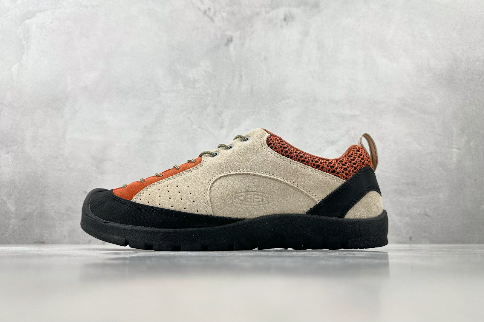 KN 
KEEN Jasper Rocks 红褐灰

货号：
尺码：36 36.5 37 38.5 39