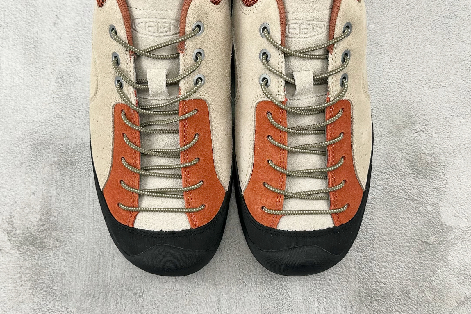 KN 
KEEN Jasper Rocks 红褐灰

货号：
尺码：36 36.5 37 38.5 39