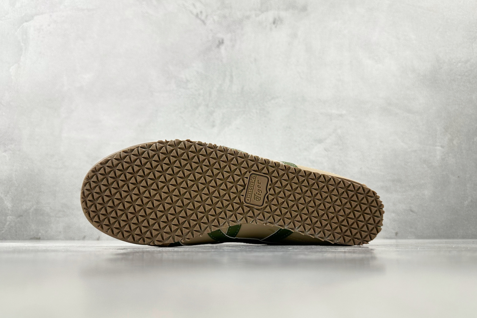 WS 
平台爆款 Onitsuka Tiger鬼塚虎 MEXICO 66 棕绿

货号：1183C102