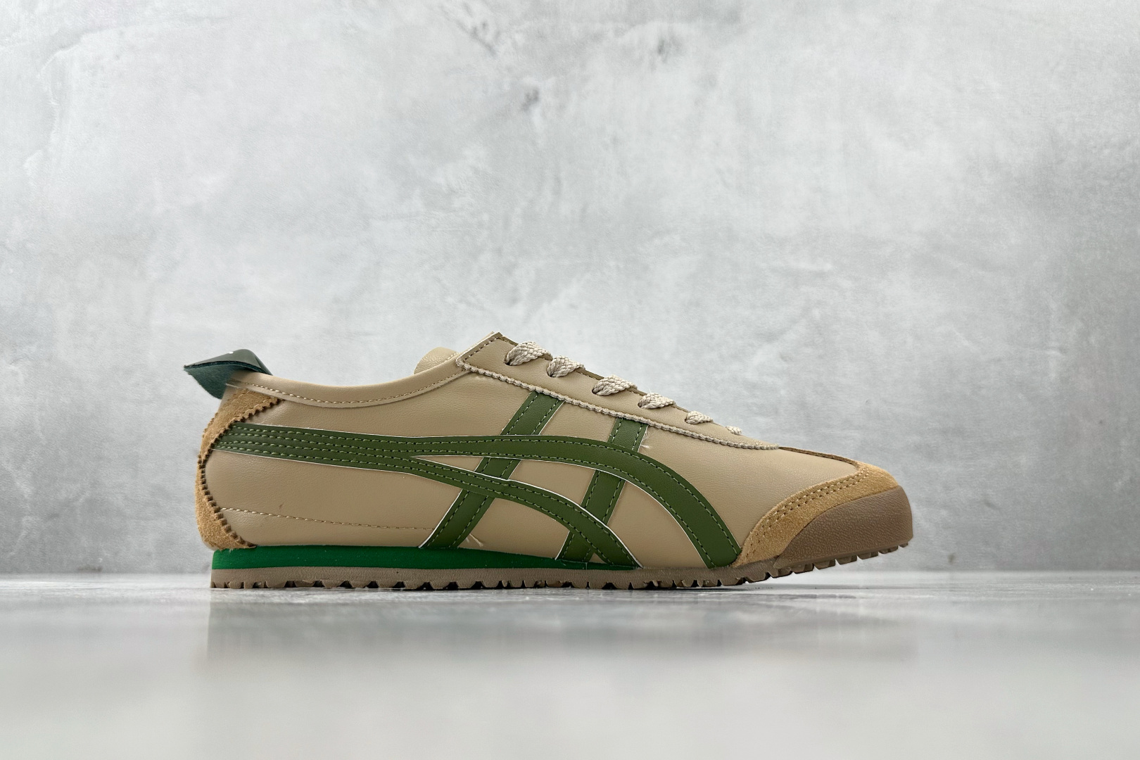 WS 
平台爆款 Onitsuka Tiger鬼塚虎 MEXICO 66 棕绿

货号：1183C102