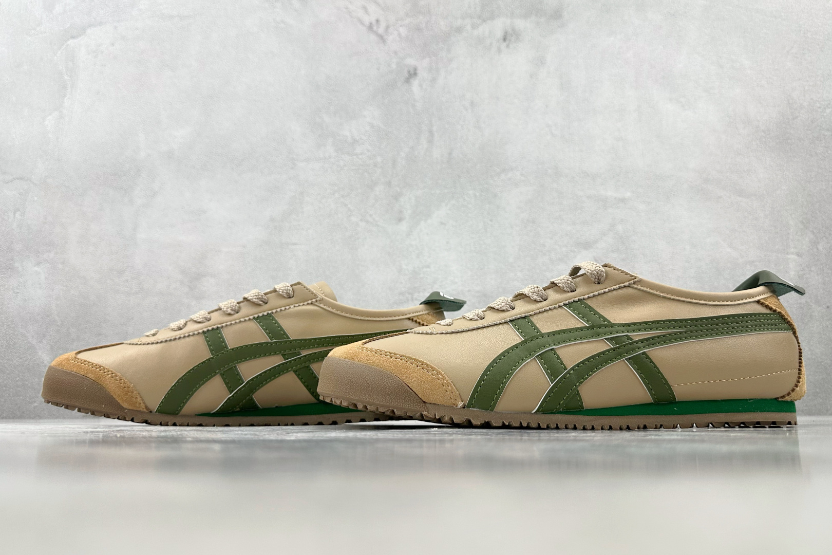 WS 
平台爆款 Onitsuka Tiger鬼塚虎 MEXICO 66 棕绿

货号：1183C102
