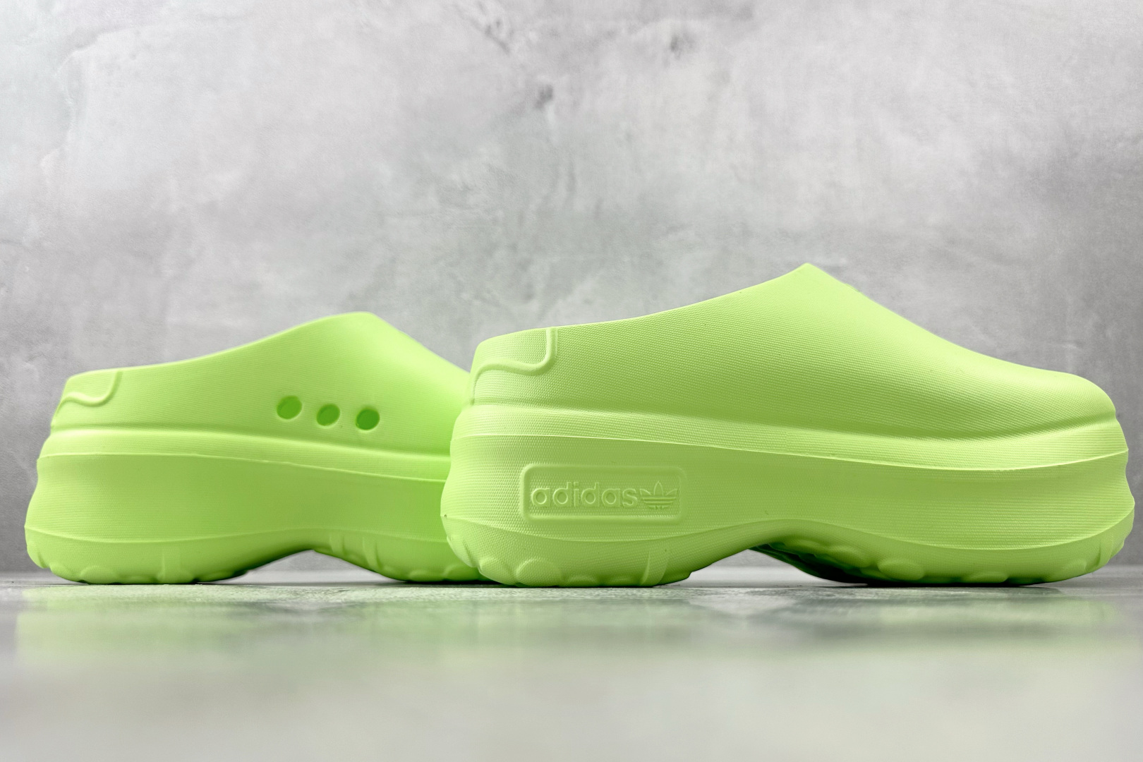 On 版 
adidas originals AdiFOM Stan Smith Mule 绿

货号：